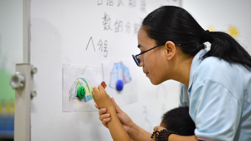 澳门挂牌全篇记录查询,赵本山坐轮椅现身机场 知情人曝原因,广泛的解释落实方法分析_影像版V9.85